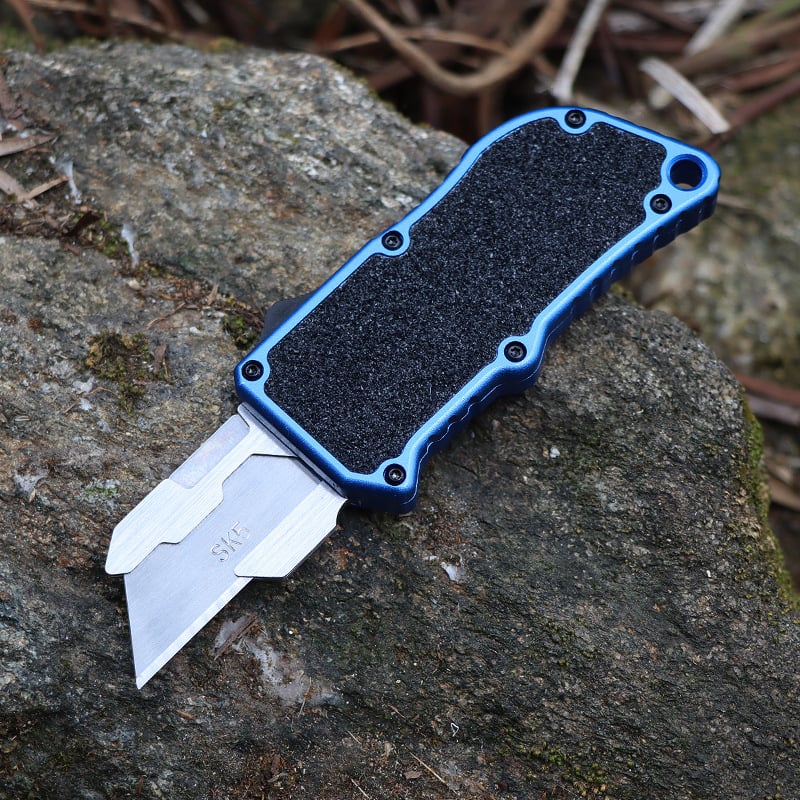 Mångsidig universalkniv med kolstålblad & aluminiumhandtag. Idealisk för skärverktyg inom hantverk & kontor.