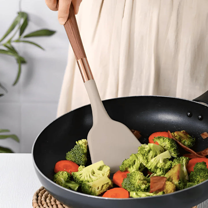 Modern design: 10-delars premium köksredskapsset i silikon. Värmetåligt, non-stick och hållbart för matlagning.
