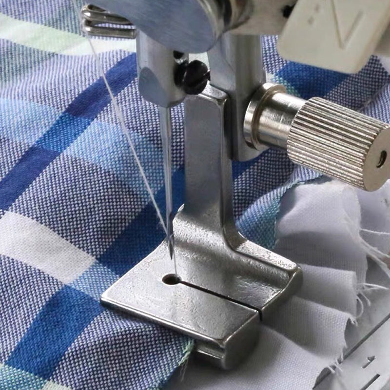 "Pressarfot för rörsymaskin, metallic finish, passar industrisymaskiner. Skapar professionella volanger enkelt och vackert."