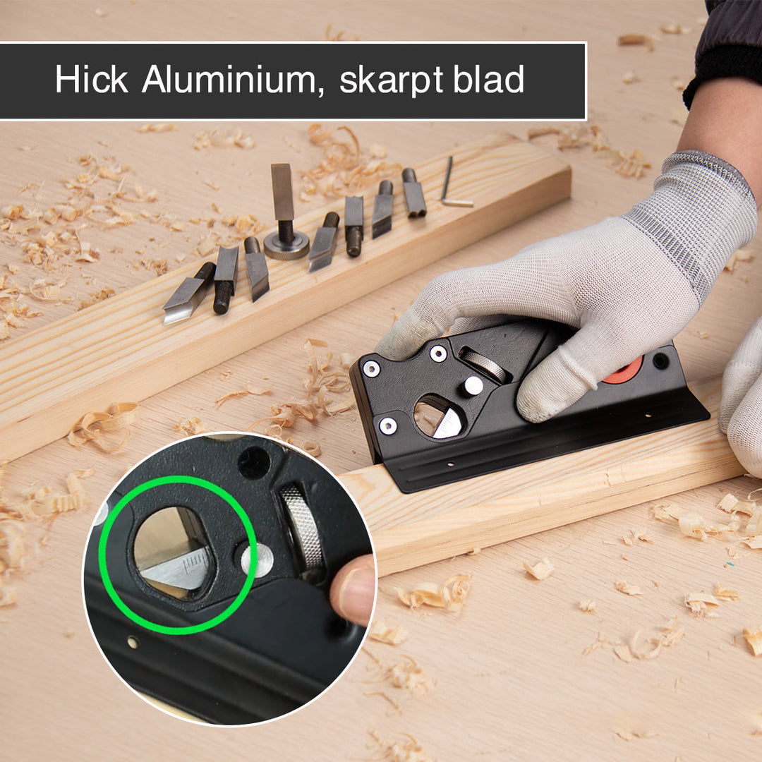 Professionell säker trähyvel set med justerbart skärdjup, flera kolstålskärblad och ergonomisk design för precis träbearbetni