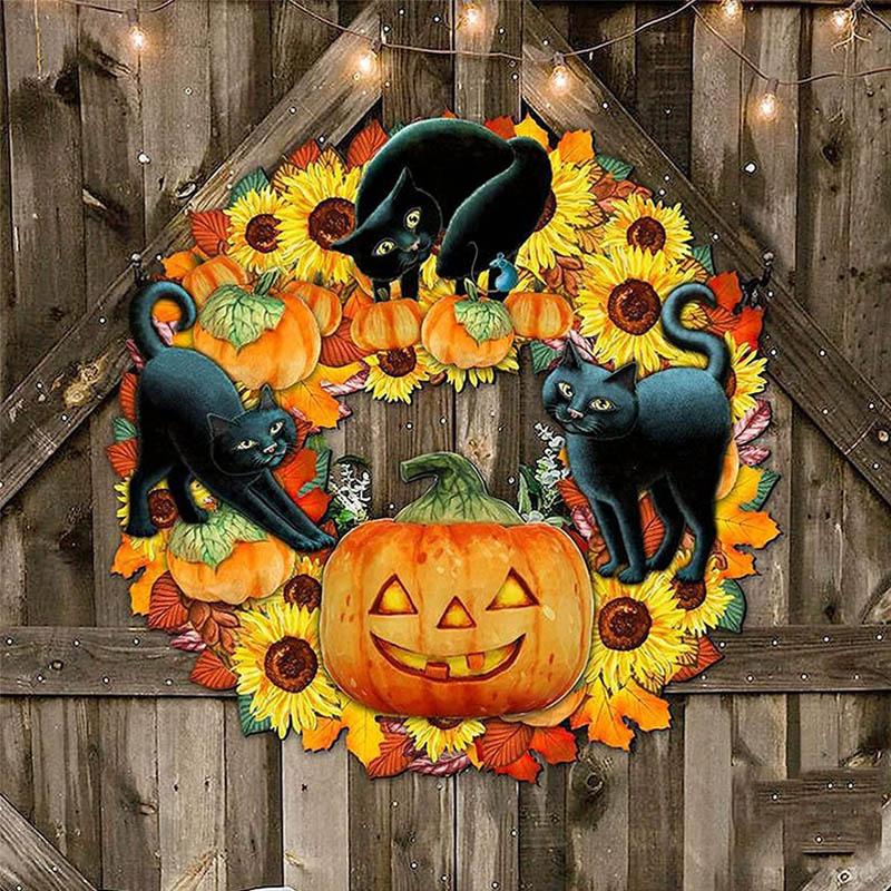 "Pumpa och kattmotiv Halloween-dekoration i plywood, perfekt för festlig stämning inomhus eller på ytterdörren."