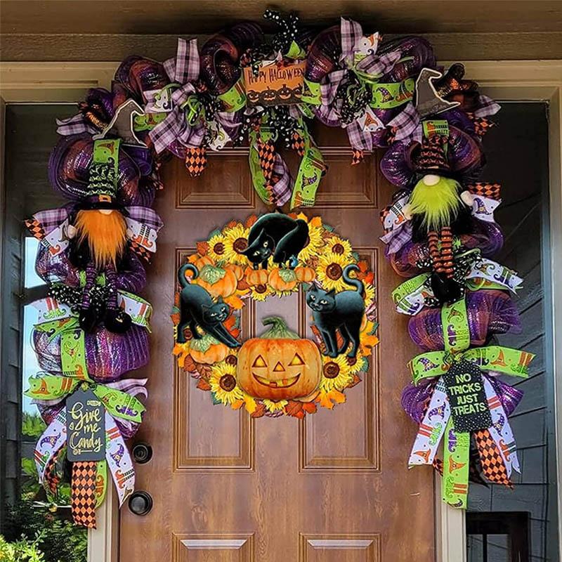 "Pumpa och kattmotiv Halloween-dekoration i plywood, perfekt för festlig stämning inomhus eller på ytterdörren."