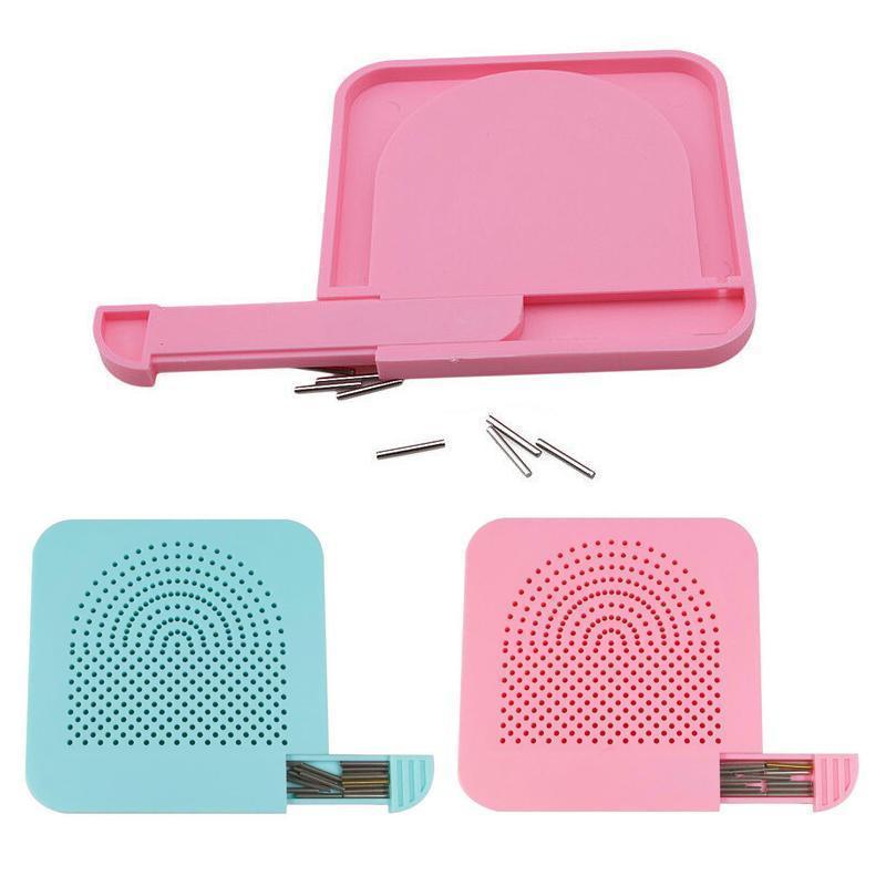 "Quilling upprullarbräda med nålar för nybörjare. Blå och rosa alternativ. Hjälper till att skapa intrikata mönster enkelt."