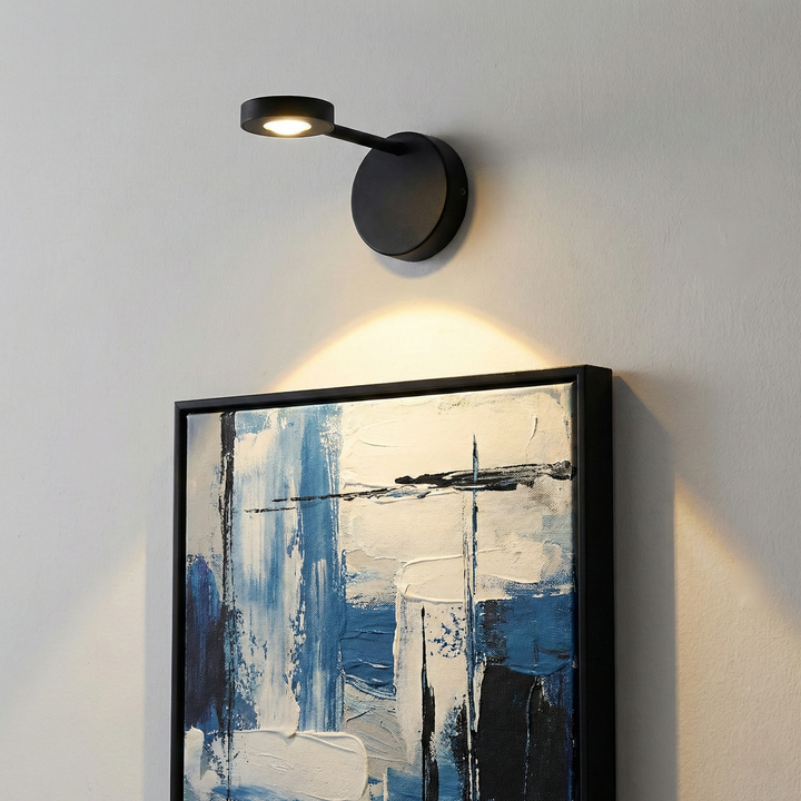 Flexibel laddbar LED-lampa med rörelsesensor. Perfekt som trådlös spotlight för hall eller garderob.
