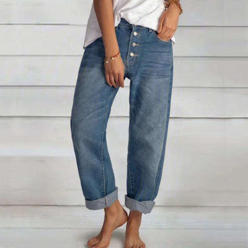 Raka damjeans med hög midja och tvätteffekt i blå nyans, rak silhuett, smickrande passform för modern stil.