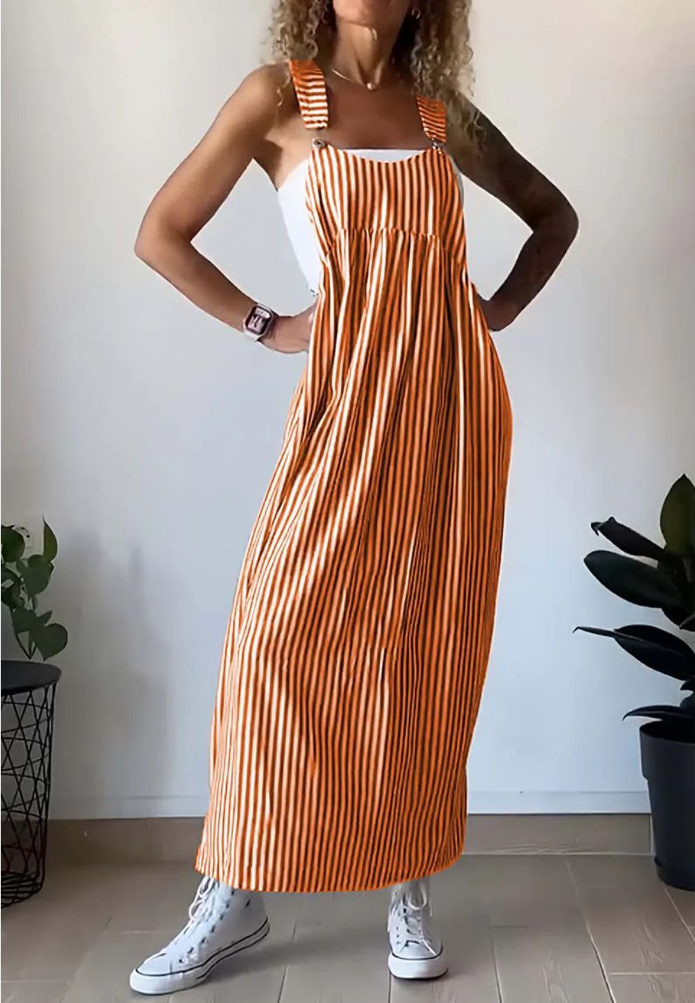 Elegant randig sommarklänning dam, mysig avslappnad passform, perfekt för vardagen.