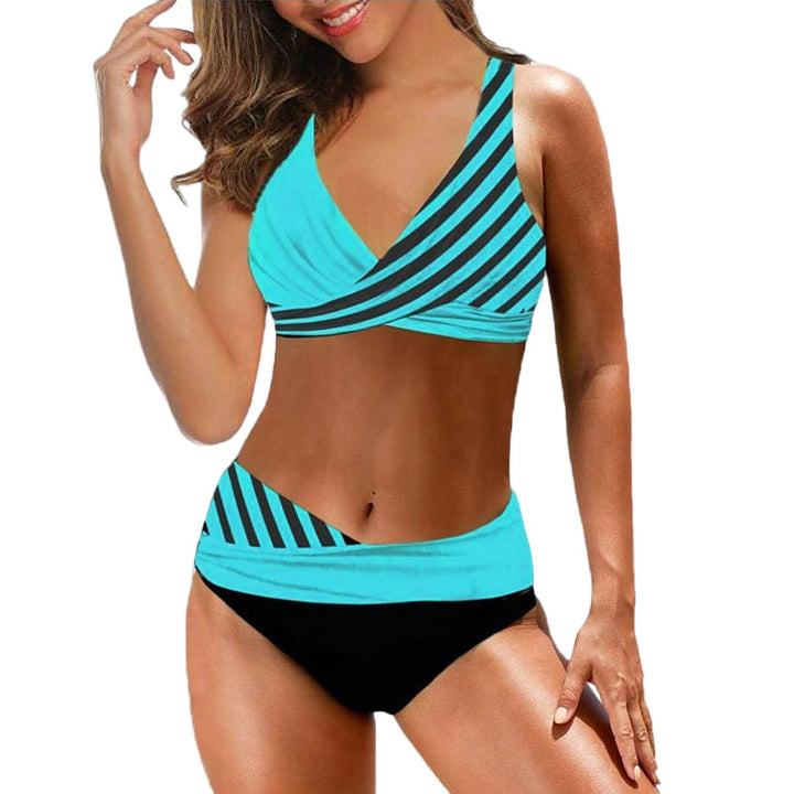 "Randigt dam-bikiniset i polyester och spandex, mjuka kupor, utan stålfälg, trendigt strandmode."