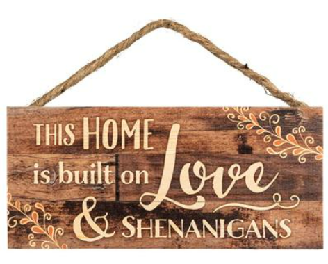 "Rektangulärt dekorativt trähänge, lämpligt för dörrar och fönster, elegant design med hållbart trämaterial."