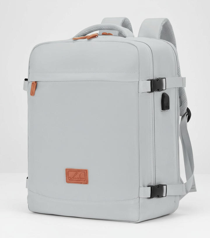 Kabinryggsäck med vadderat laptopfack. Perfekt som handbagage för affärsresor och fritid.