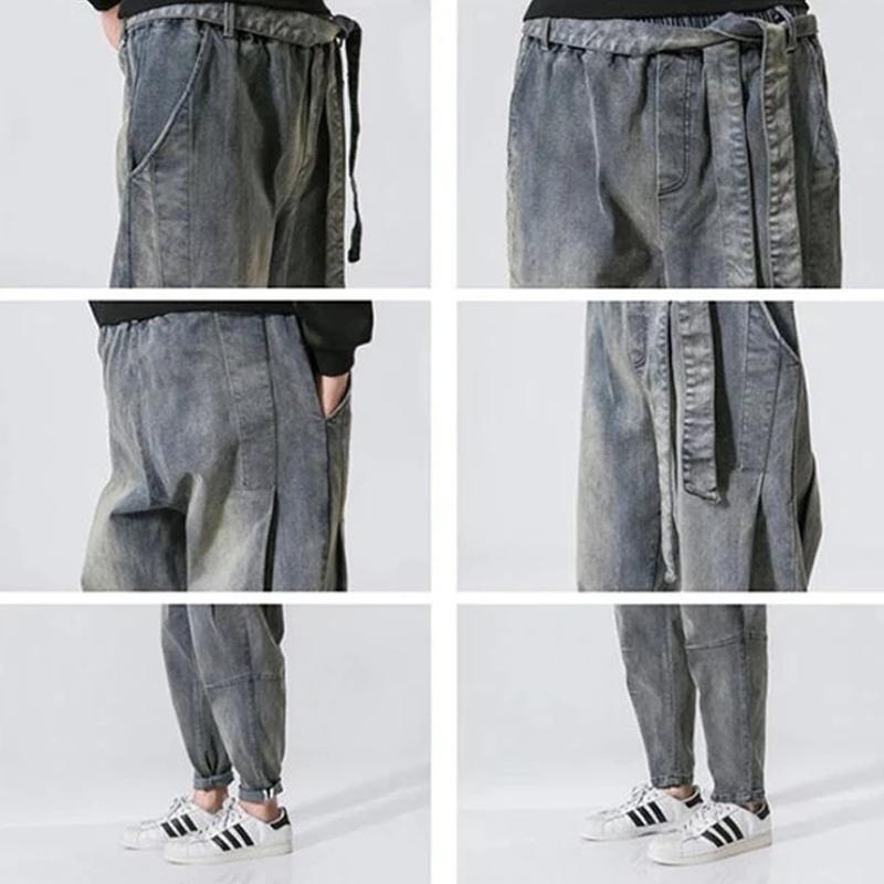 "Retro jeans för män i tjockt denim, lös passform, retrodesign, unika byxben, perfekt för vår och höst, ljusblå färg."