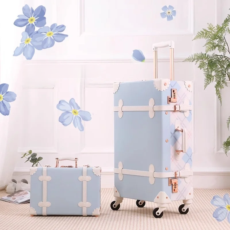 Charmigt retro resväskset, perfekt för alla resor. Hårdkantsväskor med en touch av vintage elegans.