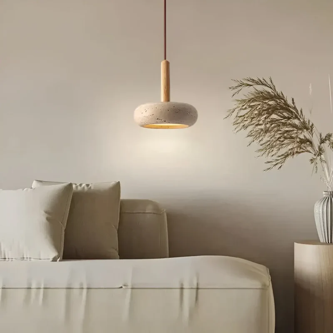 Retro taklampa i japansk design.  Elegant LED-lampa i trä och sten.  Varmt ljus, justerbar höjd.