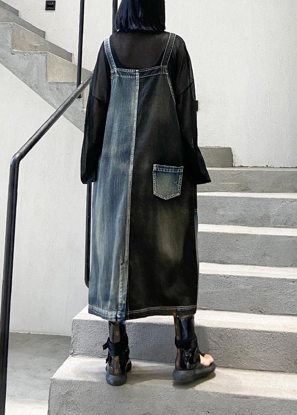 Ärmlös grå maxiklänning för kvinnor med asymmetrisk halslinje och fickor, elegant och funktionell design.