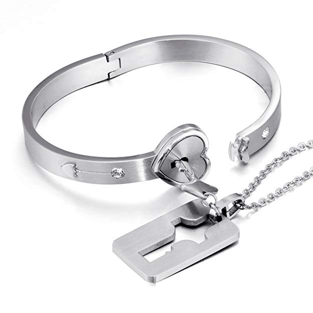 "Romantiskt armband och halsband för par i titanstål med hjärt- och nyckeldesign, i silver och roséguld."