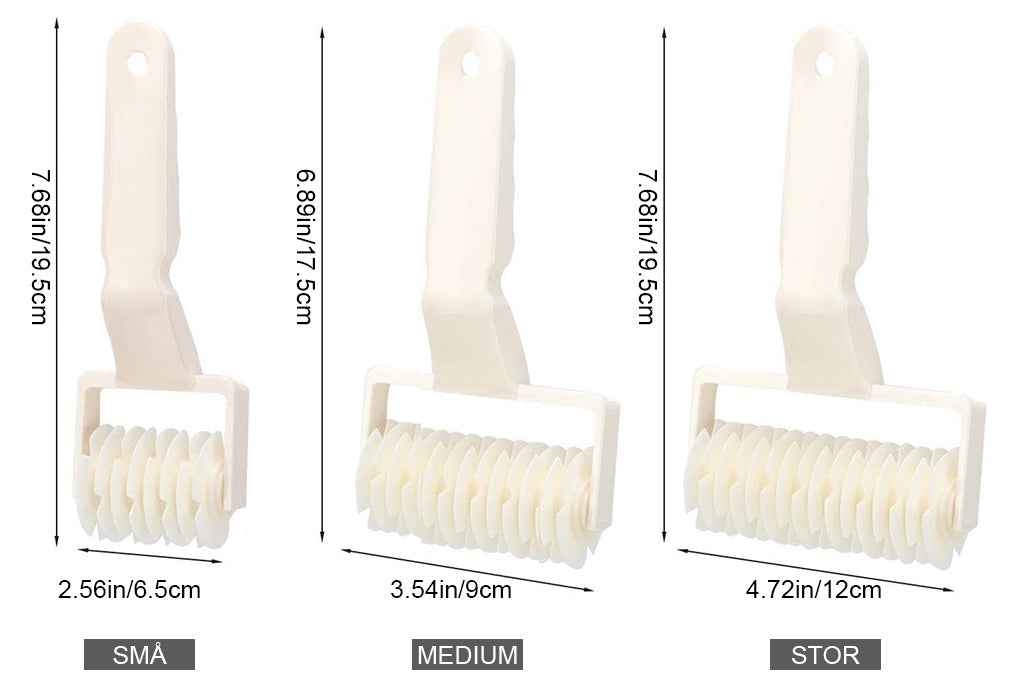 Roterande rullskärare i plast för bakverk, ergonomiskt handtag, skärarprecisa remsor för perfekta gittermönster.