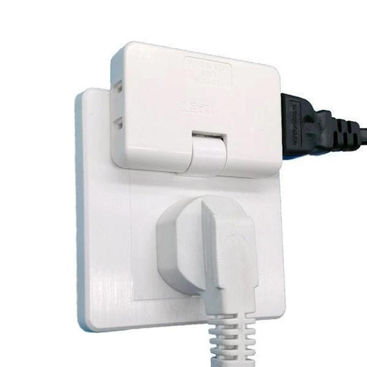 "Roterbar vägguttagadapter med 3 AC-uttag, kompakt design i vitt, idealisk för hem och resa. Brandsäkert material."