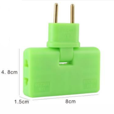 "Roterbar vägguttagadapter med 3 AC-uttag, kompakt design i vitt, idealisk för hem och resa. Brandsäkert material."