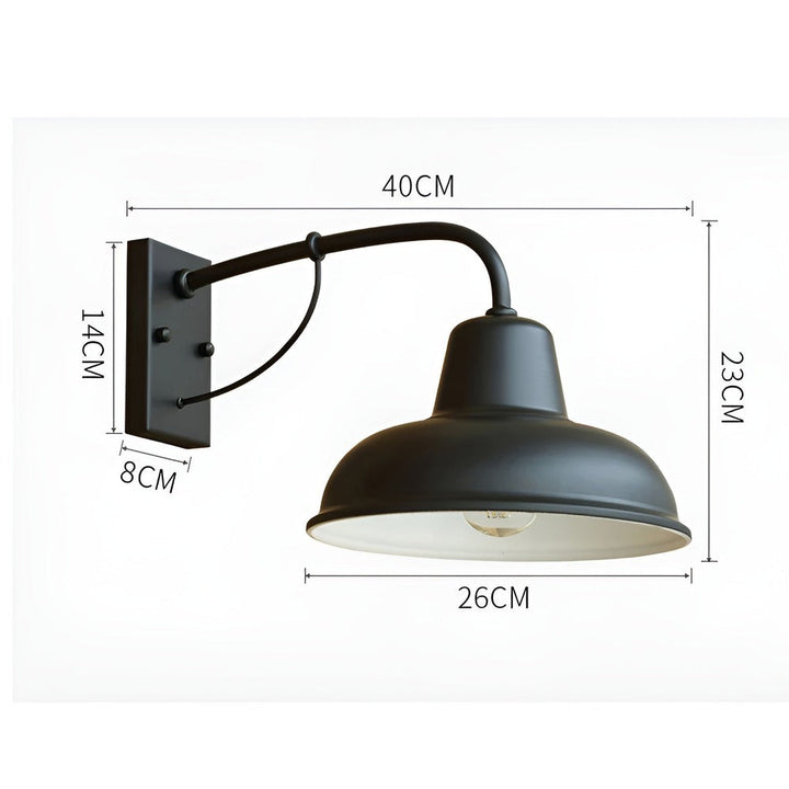 Charmig antik industriell vägglampa. Rustik järnmodell för effektfull utomhusbelysning.