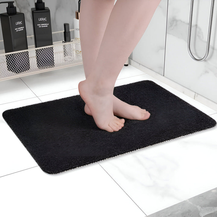 Elegant badrumsmatta som är enkel att hålla ren. En hygienisk och rutschfri lösning för alla badrum.