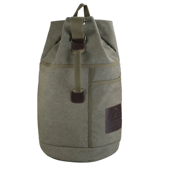 Robust stor reseryggsäck i canvas. Slitstark design för vandring, camping och långa äventyr utomhus.