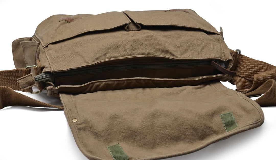 Khakigrön vintage canvasväska med axelrem. Rymlig och slitstark för dagligt bruk och resor.