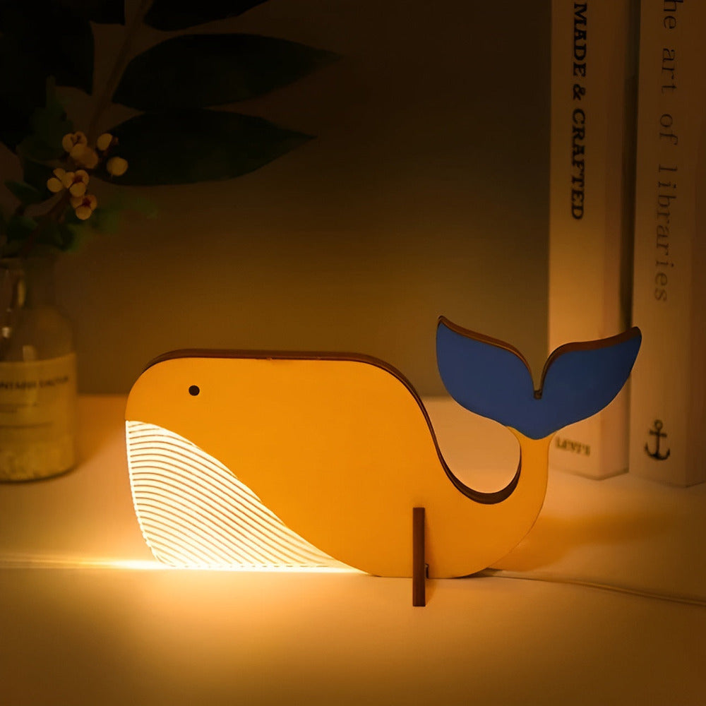 Mysig LED-nattlampa med djurtema i trä/akryl, idealisk barnrumsbelysning på nattduksbordet.
