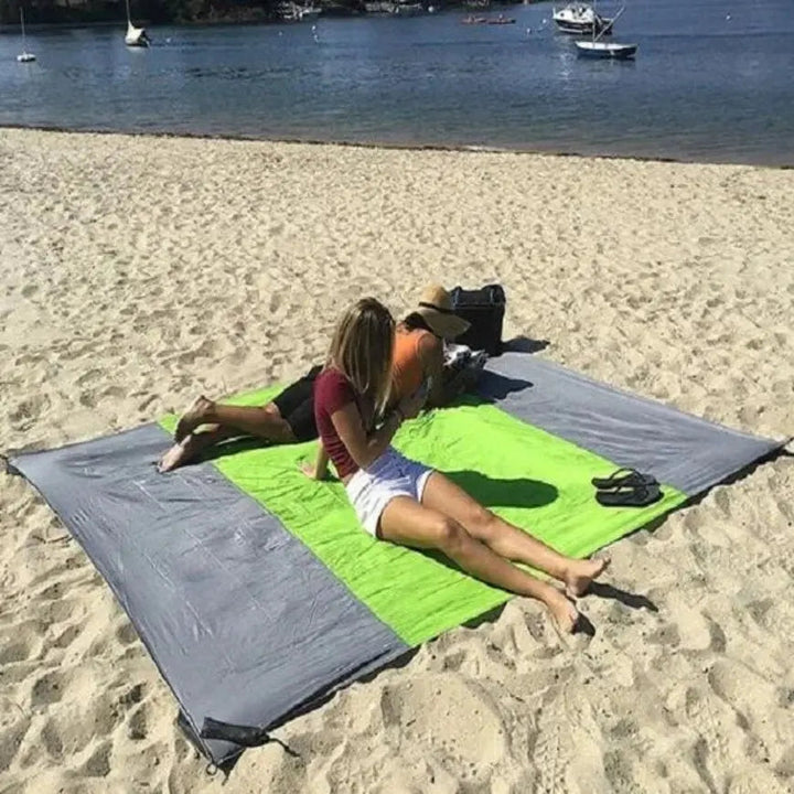 Innovativ sandfri strandmatta, njut av en ren yta utan irriterande sand, idealisk för utomhusbruk.