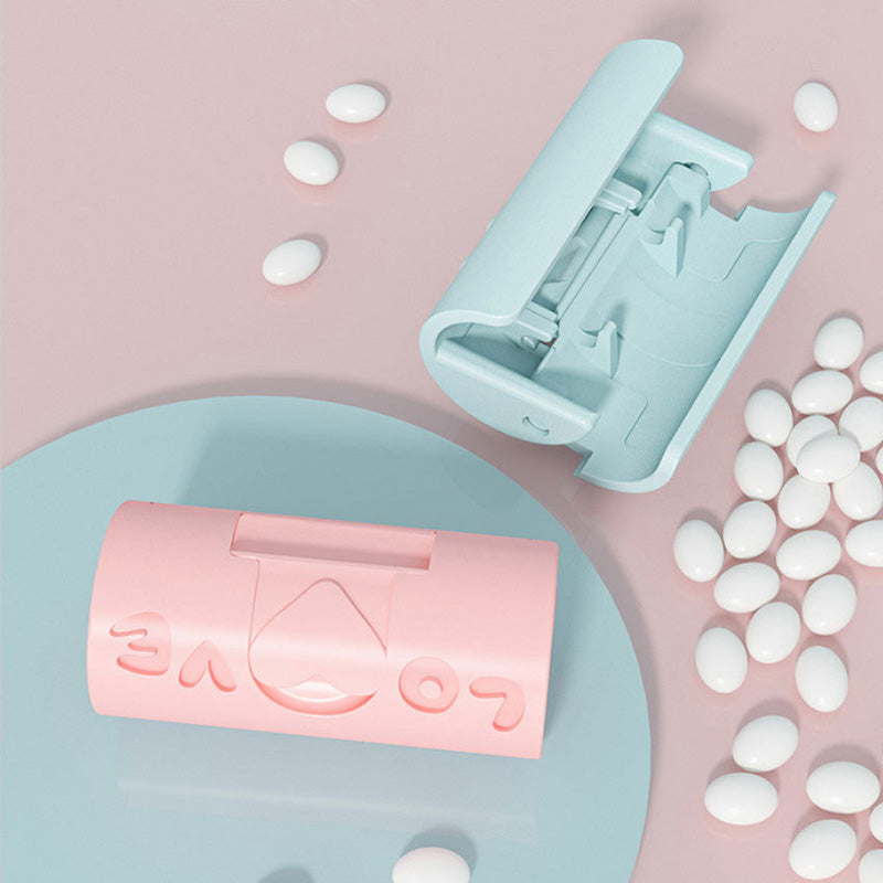 "Sänglakanhållare utan nålar i blå och rosa, funktionell och stilren, av slitstarkt ABS-material för prydligt sovrum."