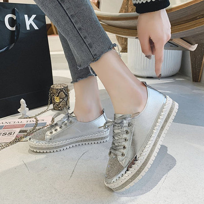 "Silvriga dam XO diamant sneakers med paljetter, glänsande design och EVA innersula för stil och komfort."