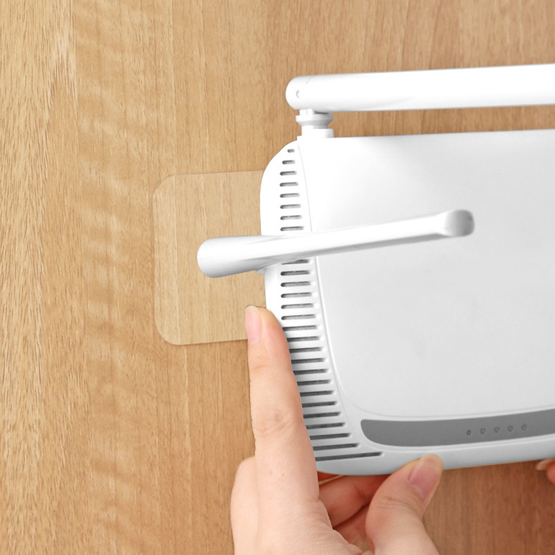 "Självhäftande dubbelsidig transparent akryltejp, stark vattentålig, på olika ytor som glas och trä."