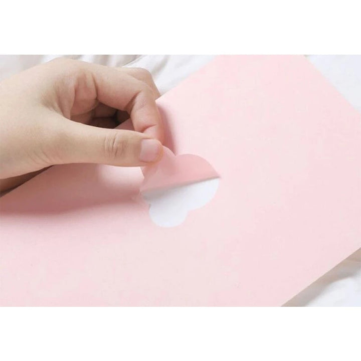 "Självhäftande reparationslappar för vinterjackor i olika färger, perfekt för att snabbt och enkelt reparera jackor."