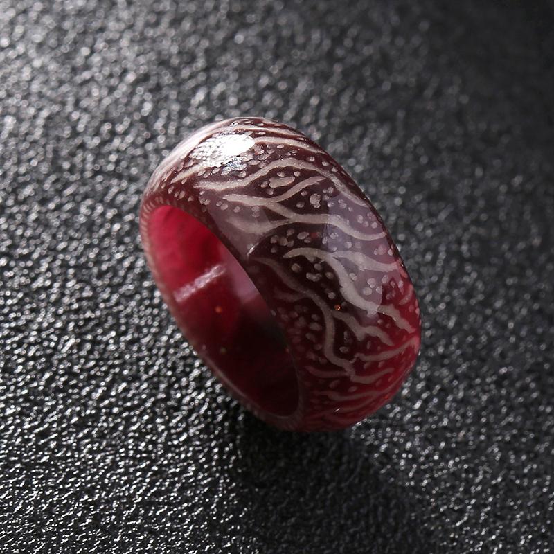 "Självlysande färgglad ring i harts med unik design, lyser i mörkret, perfekt accessoar för kvinnor vid fester och evenemang.