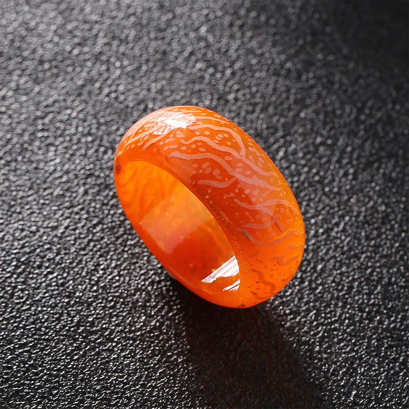 "Självlysande färgglad ring i harts med unik design, lyser i mörkret, perfekt accessoar för kvinnor vid fester och evenemang.