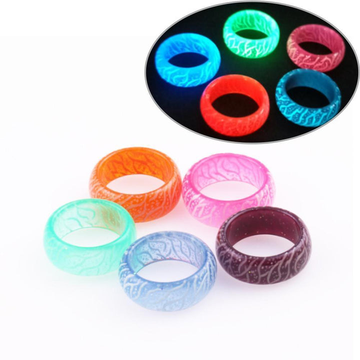 "Självlysande färgglad ring i harts med unik design, lyser i mörkret, perfekt accessoar för kvinnor vid fester och evenemang.
