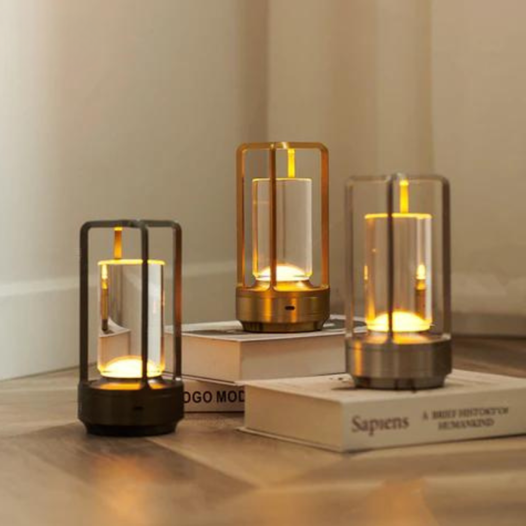 Varmvit LED-bordslampa, trådlös och uppladdningsbar. Skandinavisk design ger hemmet stilren belysning.
