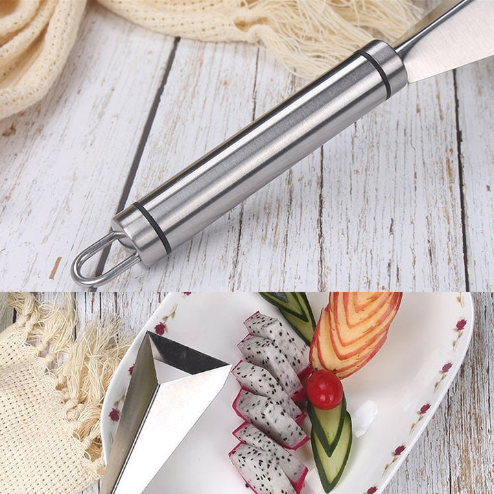 "Skarp fruktskärkniv i rostfritt stål, trekantigt blad, ergonomiskt handtag, perfekt för precisionssnitt i köket."