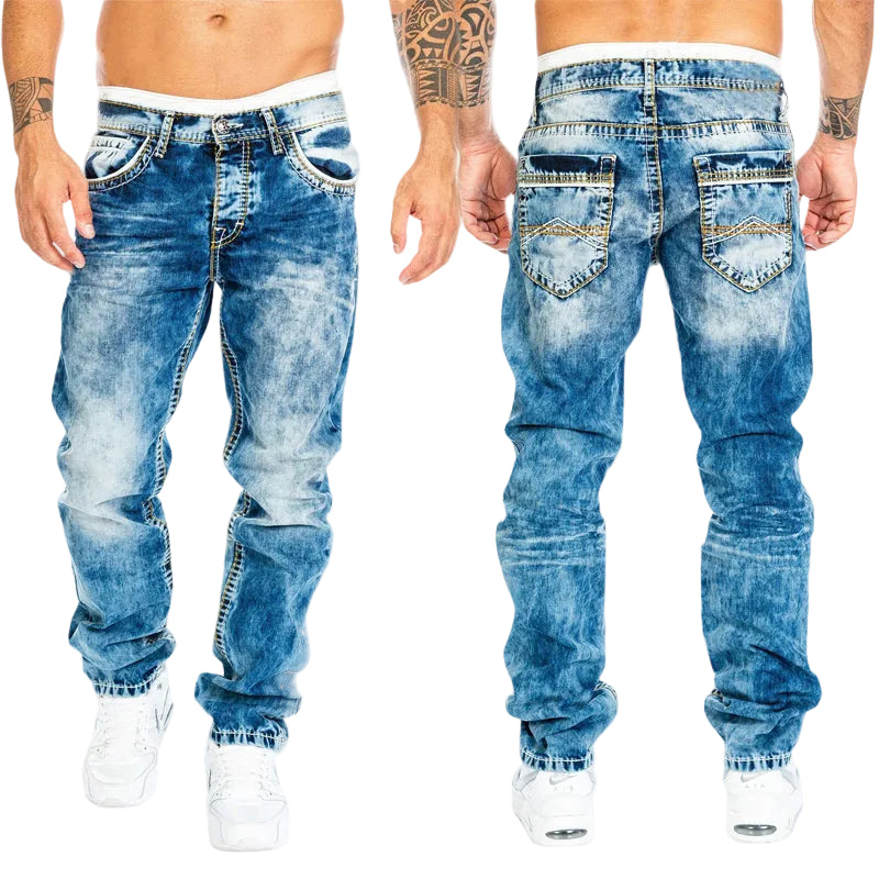 Slim fit herrjeans i mörkblå denim med urban stil och modern passform med fickor.