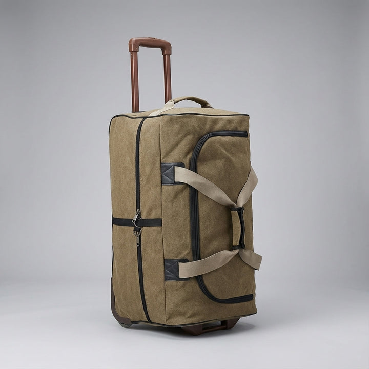 Rymlig canvas rullväska med tåliga hjul, designad för bekväm resa och säker transport av ditt bagage.