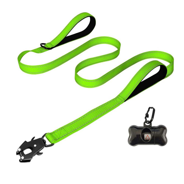 Premium hundkoppel för stora raser, med reflex, säkert lås och ergonomiskt handtag. Maximal säkerhet.
