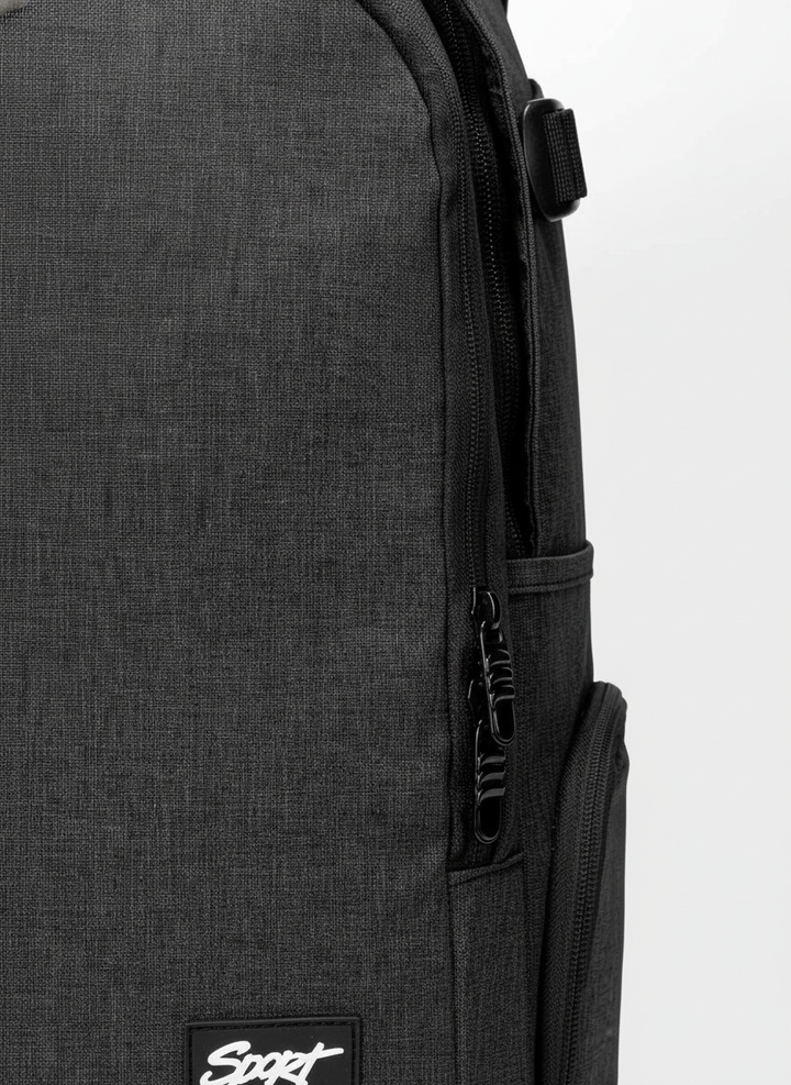 Rymlig men smal resväska med laptopfack. Idealisk unisex ryggsäck för affärs- och privatresor.