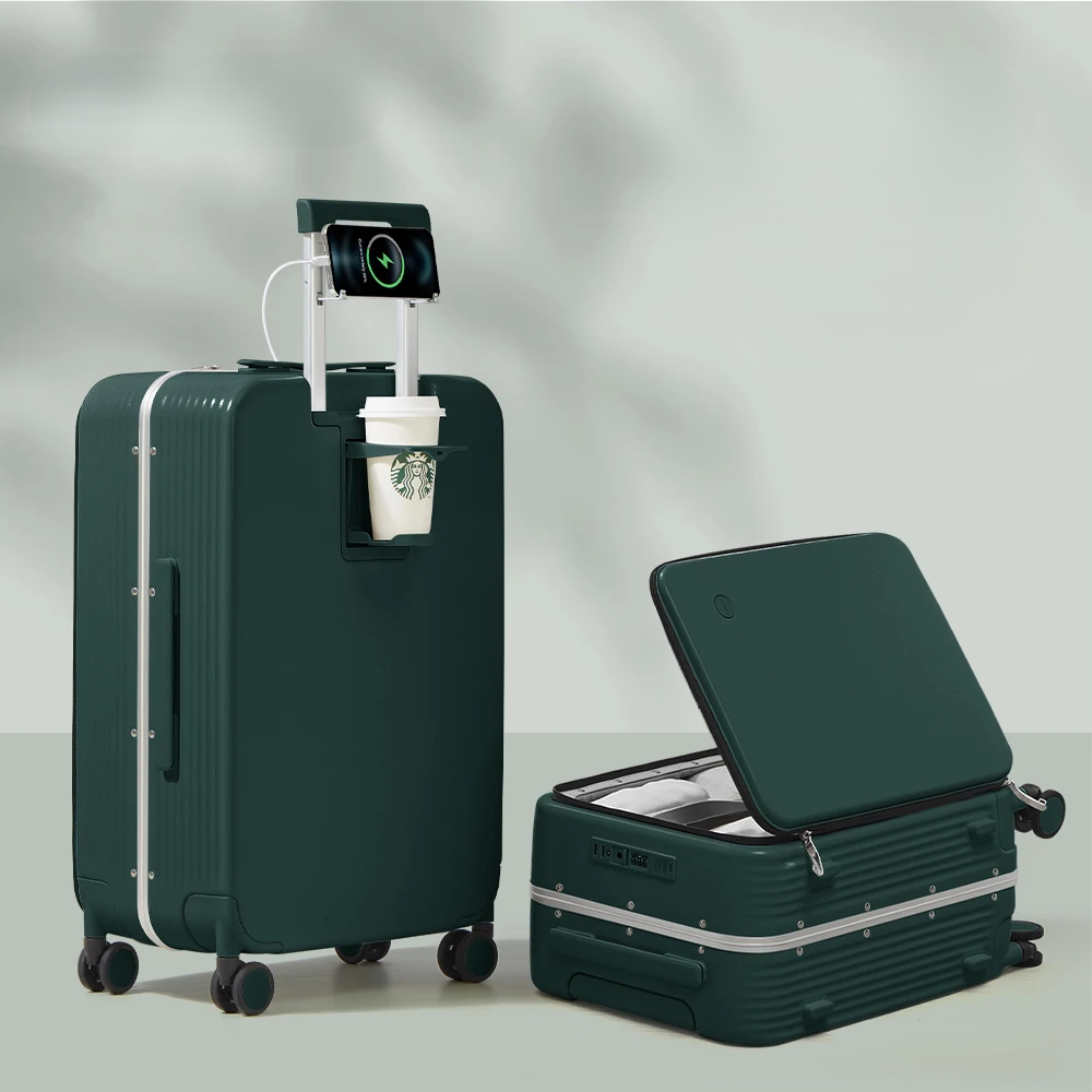 Resbagage Turin med innovativ USB-port, utdragbar mugghållare och skyddande aluminiumram.