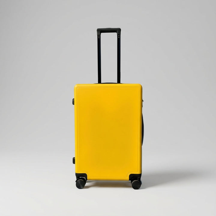 Öppen Cabinova kabinväska, visar rymlig insida för effektiv semesterpackning av lättviktsbagage.