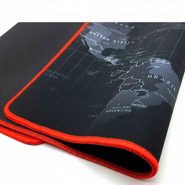 Stilrent skrivbordsunderlägg SmoothMap med detaljerad kartdesign & antislip-funktion. Maximerar musprecision.