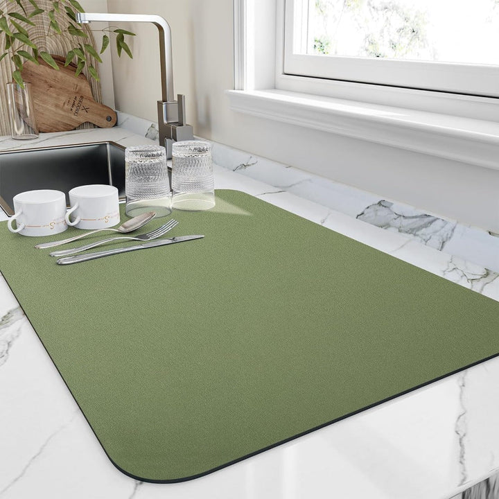 Vattenabsorberande diskmatta av diatomit. Perfekt som droppmatta för disken och köksredskap.