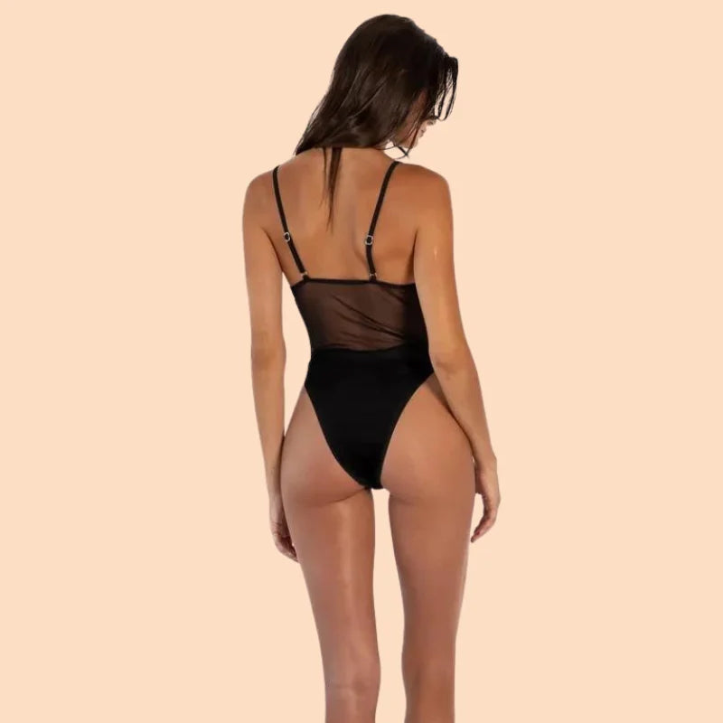 "Snabbtorkande kvinnlig baddräkt, sexig design, minimal täckning på mage och rygg för jämn solbränna, chic look."