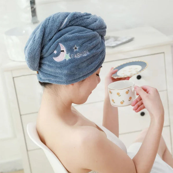 "Snabbtorkande mikrofiber handduksmössa i rosa, superabsorberande och frizz-minskande, perfekt för alla hårtyper."