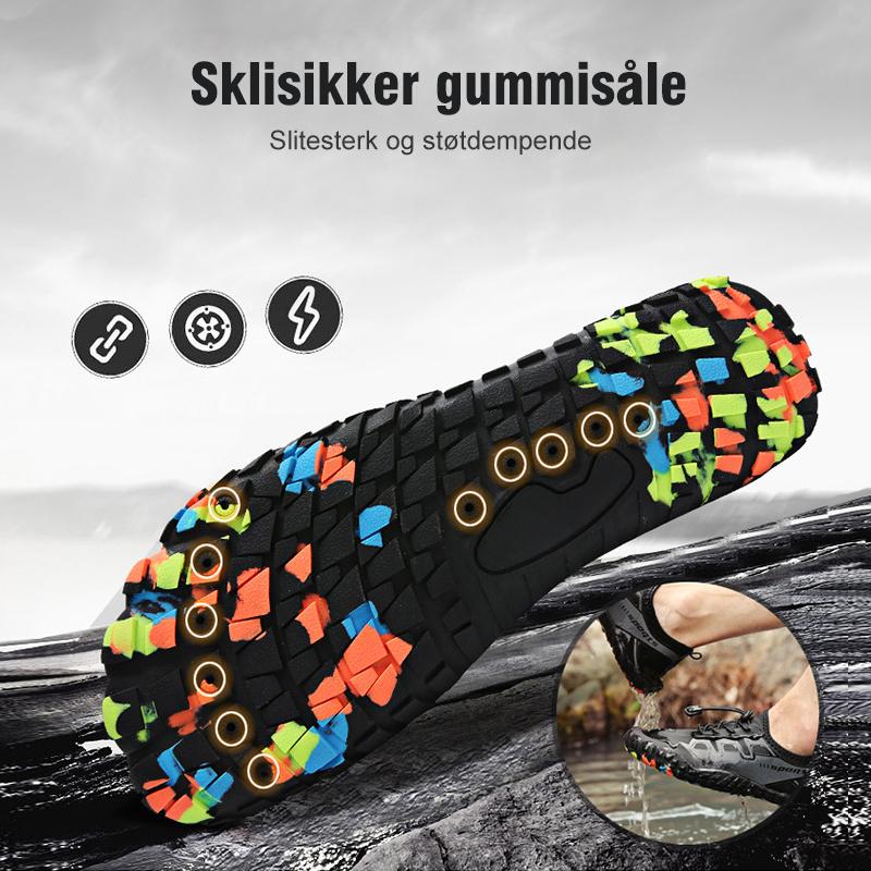 "Snabbtorkande svart utomhus badskor för herr/dam med halkfri sula och andningsbar design, flerfärgade alternativ."