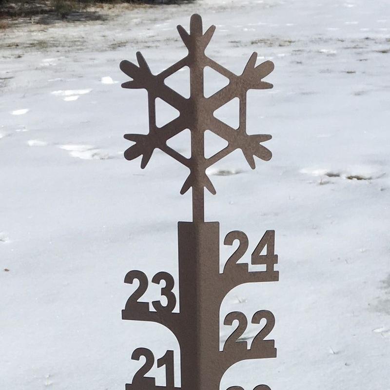"Snöskoterformad koppar snömätare för trädgårdsdekoration, 24 tum, med en elegant bronspulverfinish."