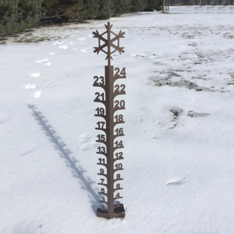 "Snöskoterformad koppar snömätare för trädgårdsdekoration, 24 tum, med en elegant bronspulverfinish."