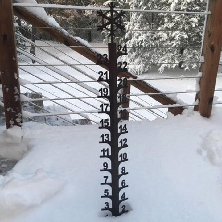 "Snöskoterformad koppar snömätare för trädgårdsdekoration, 24 tum, med en elegant bronspulverfinish."